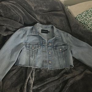 Woman Calvin Klein cropped jean jacket
